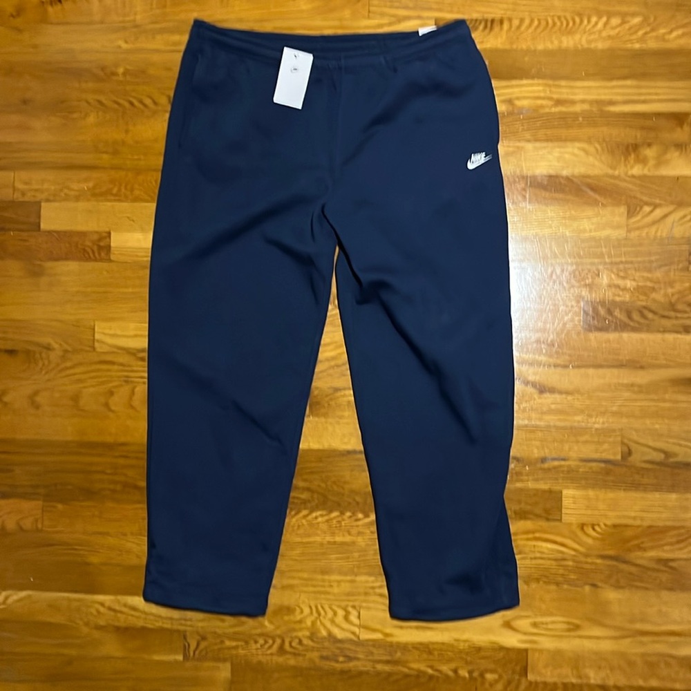 New with tags Nike Navy Blue Sweatpants.